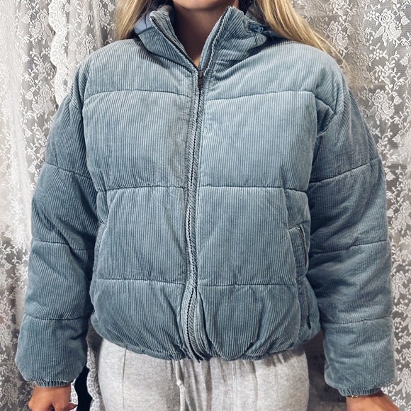 American Eagle Outfitters Jackets & Blazers - American eagle puffer coat